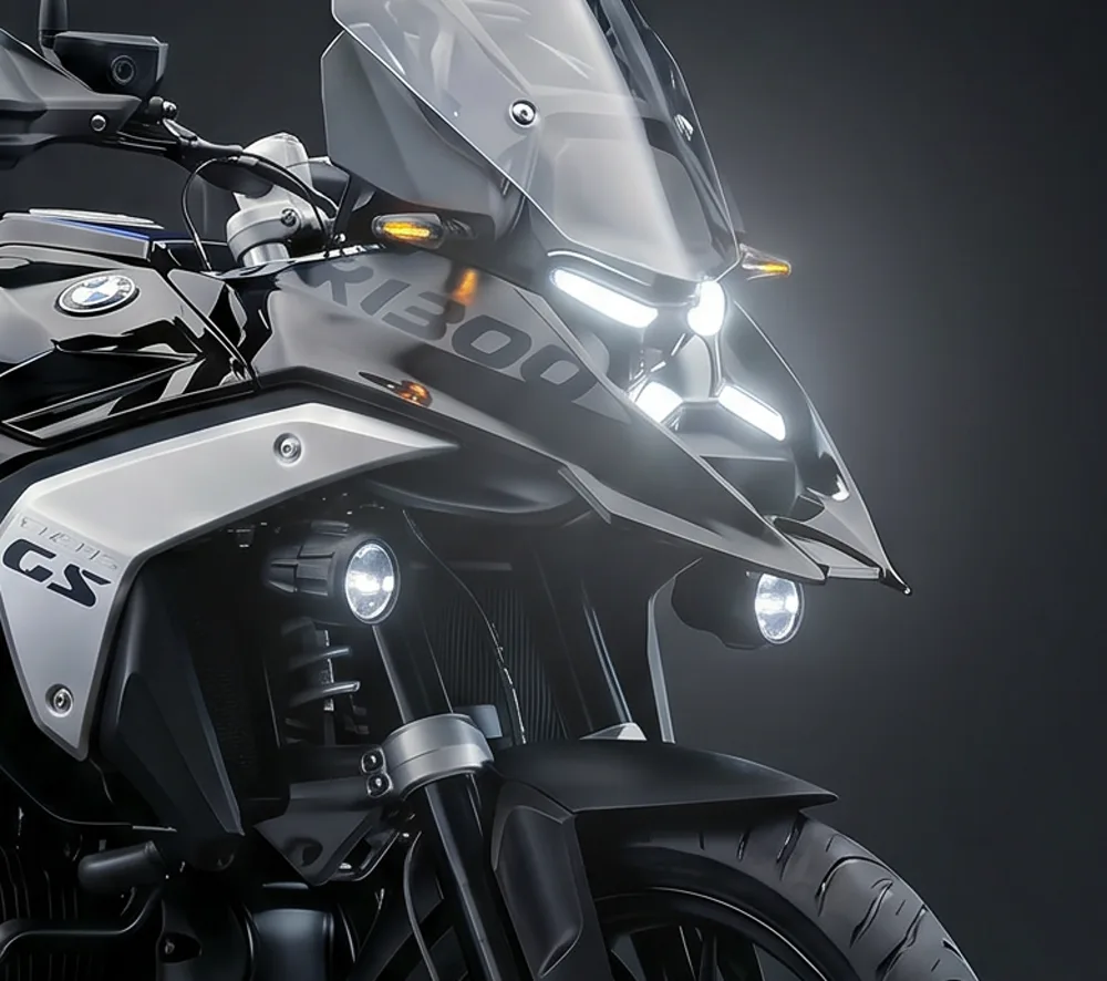BMW R 1300 GS LED fényszóró közelről