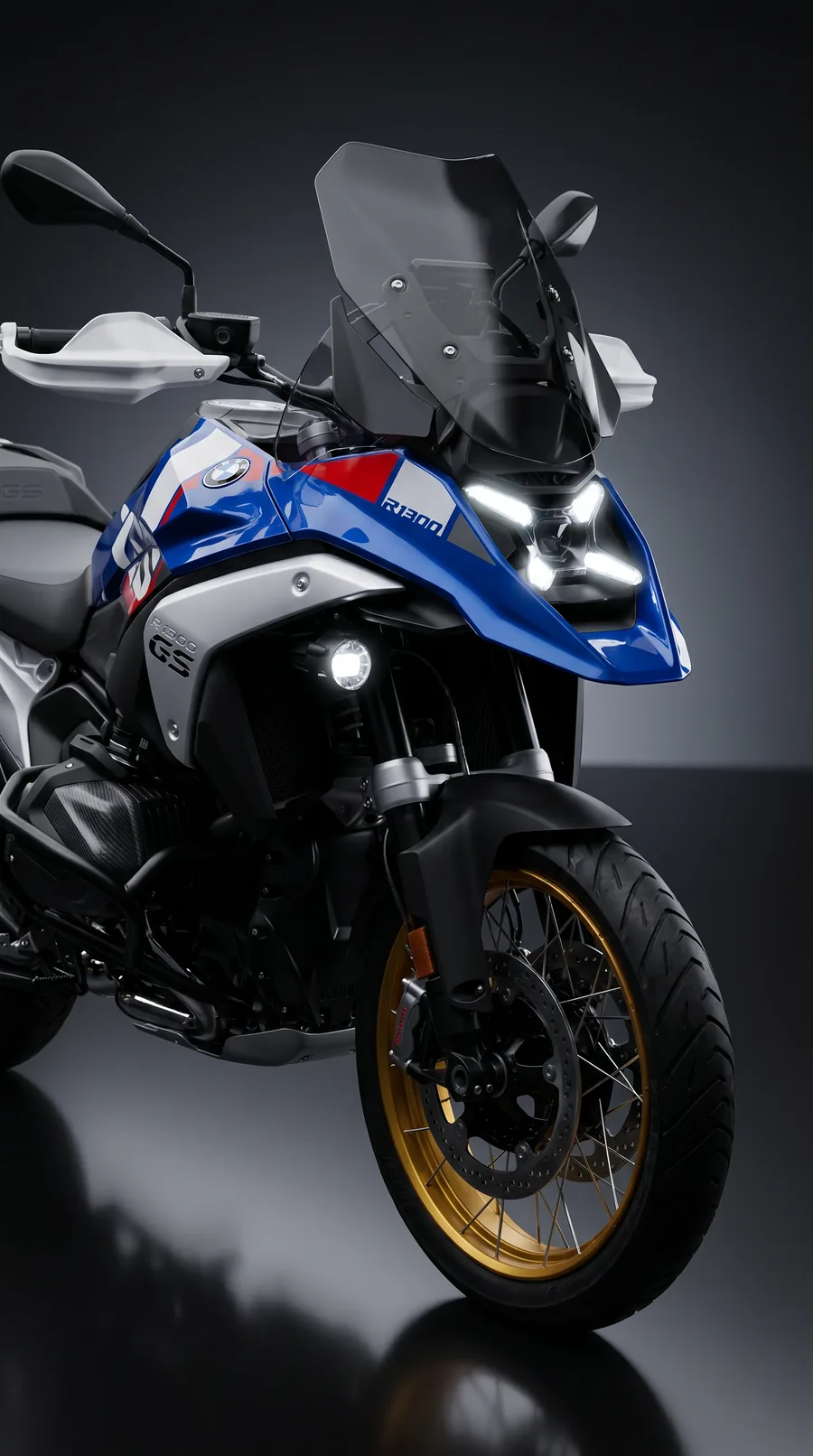 BMW R 1300 GS Trophy LED fényszóró közelről, kék-fehér festés