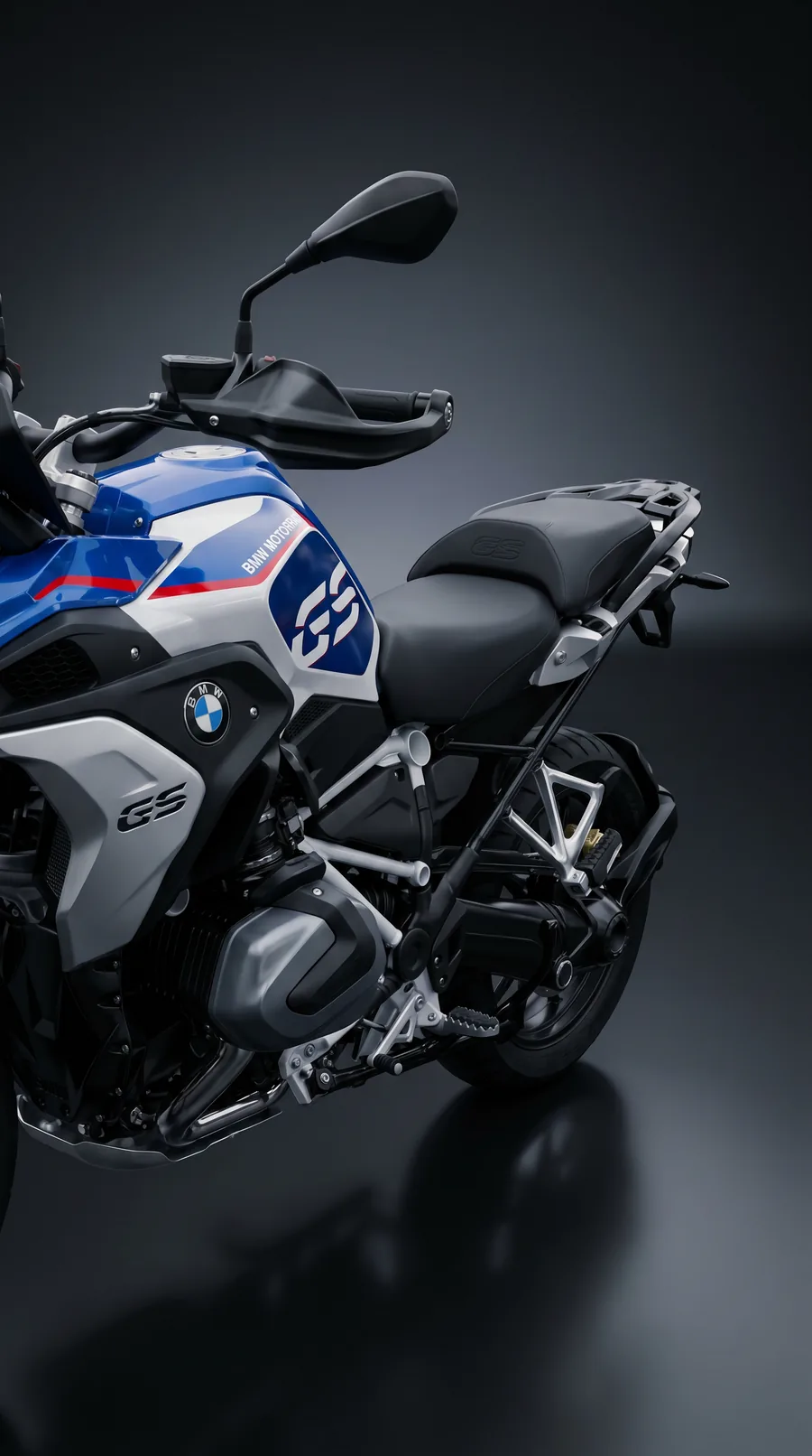 BMW R 1300 GS Trophy ülés, tank és kézvédő részlet